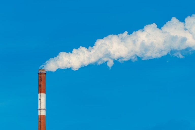 Spalanie węgla a emisja CO2 – fakty i mity